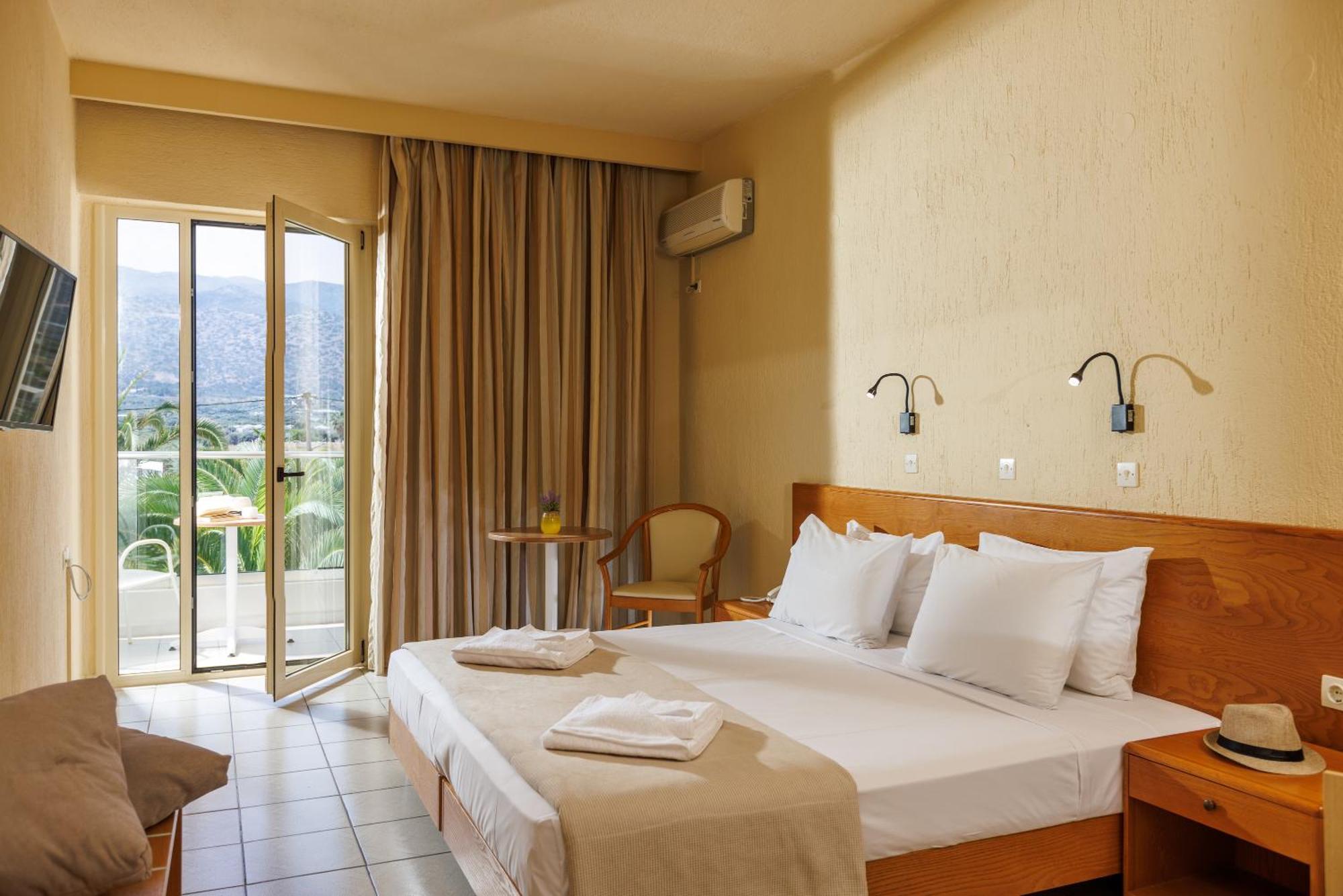 Malia Bay Beach Hotel & Bungalows Buitenkant foto