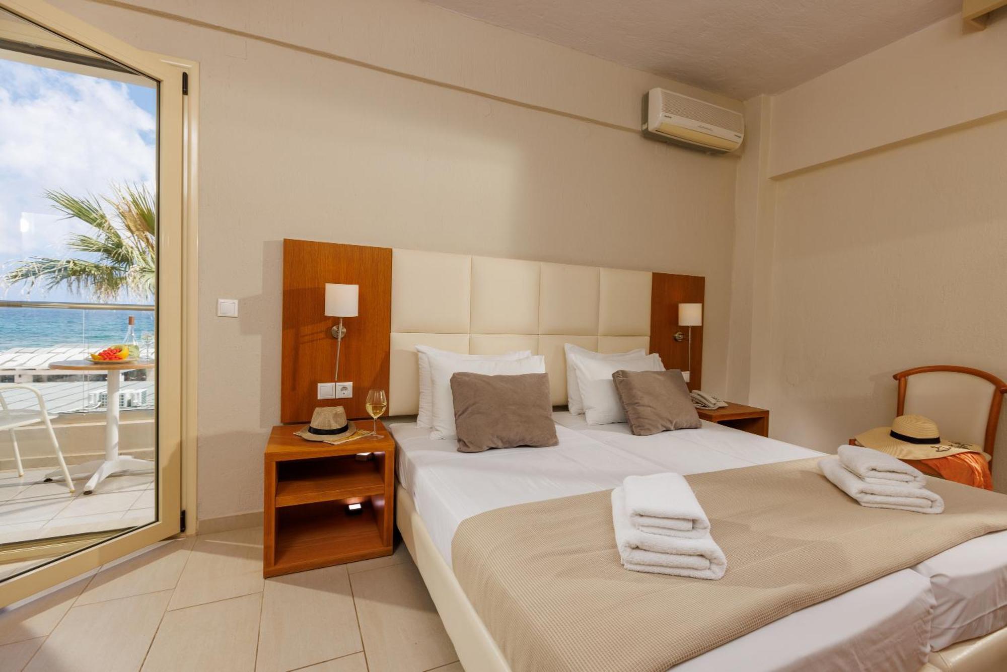 Malia Bay Beach Hotel & Bungalows Buitenkant foto