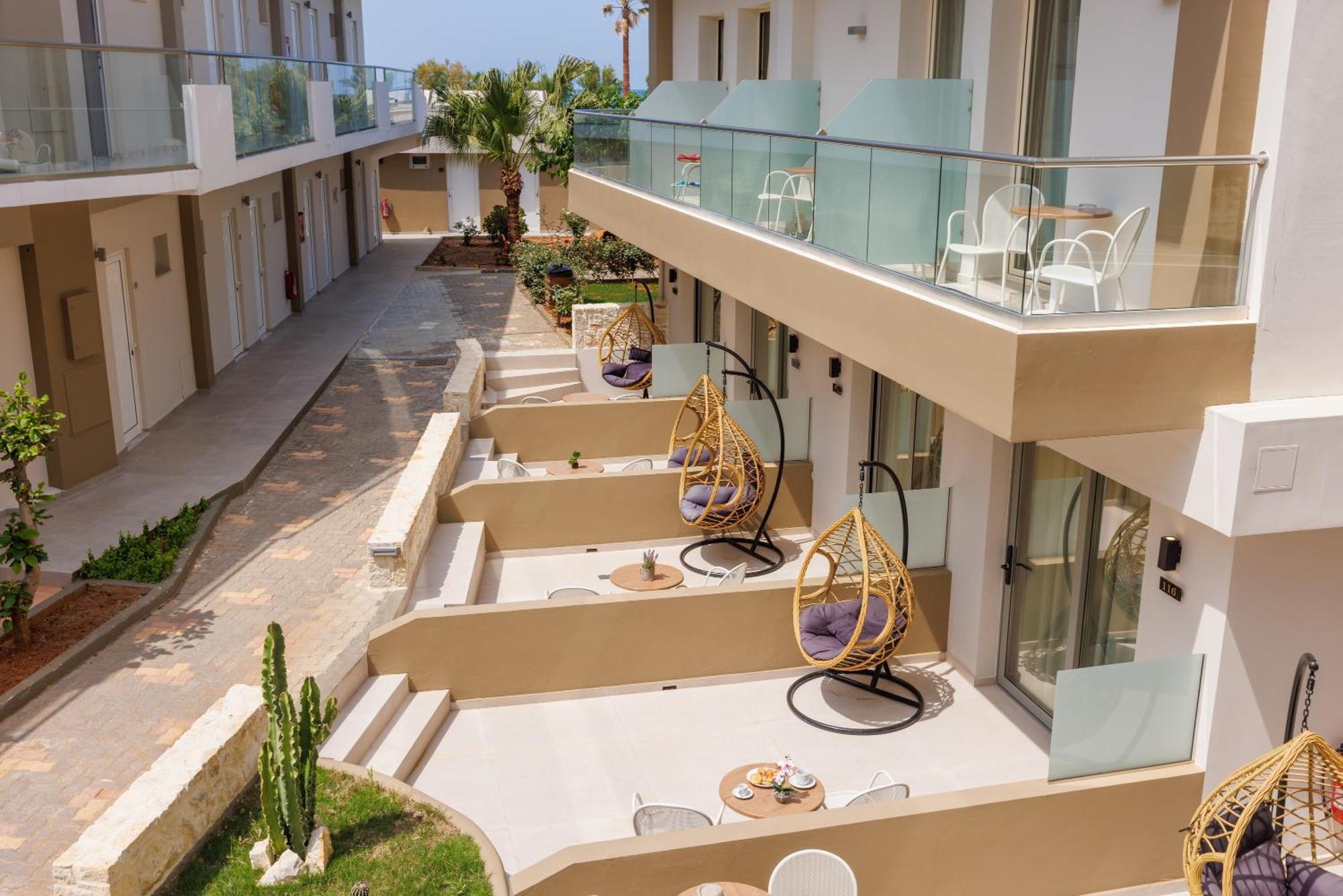 Malia Bay Beach Hotel & Bungalows Buitenkant foto