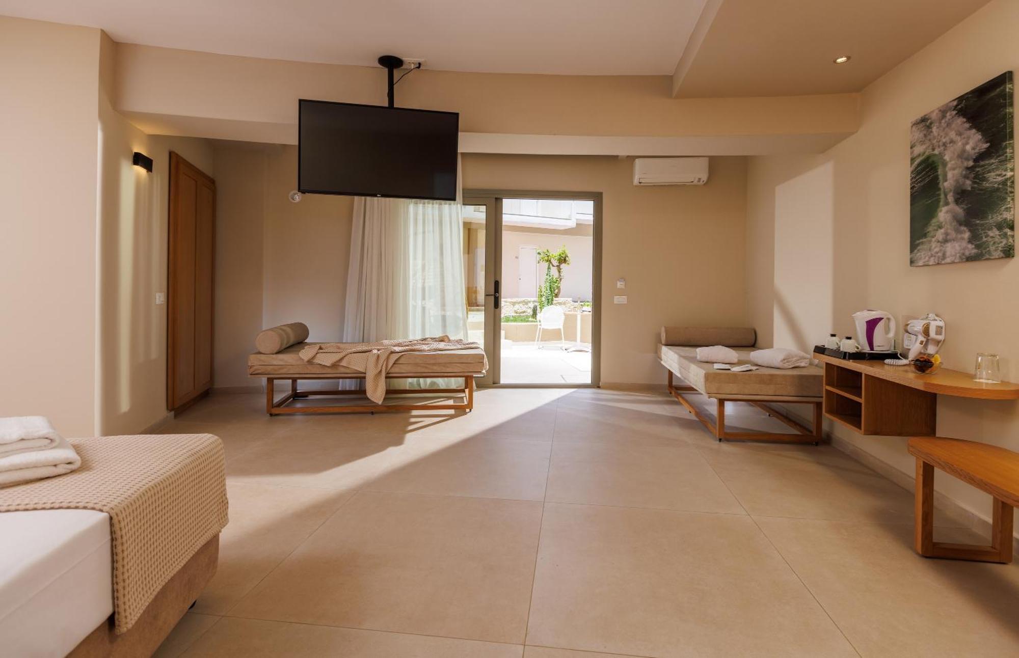 Malia Bay Beach Hotel & Bungalows Buitenkant foto