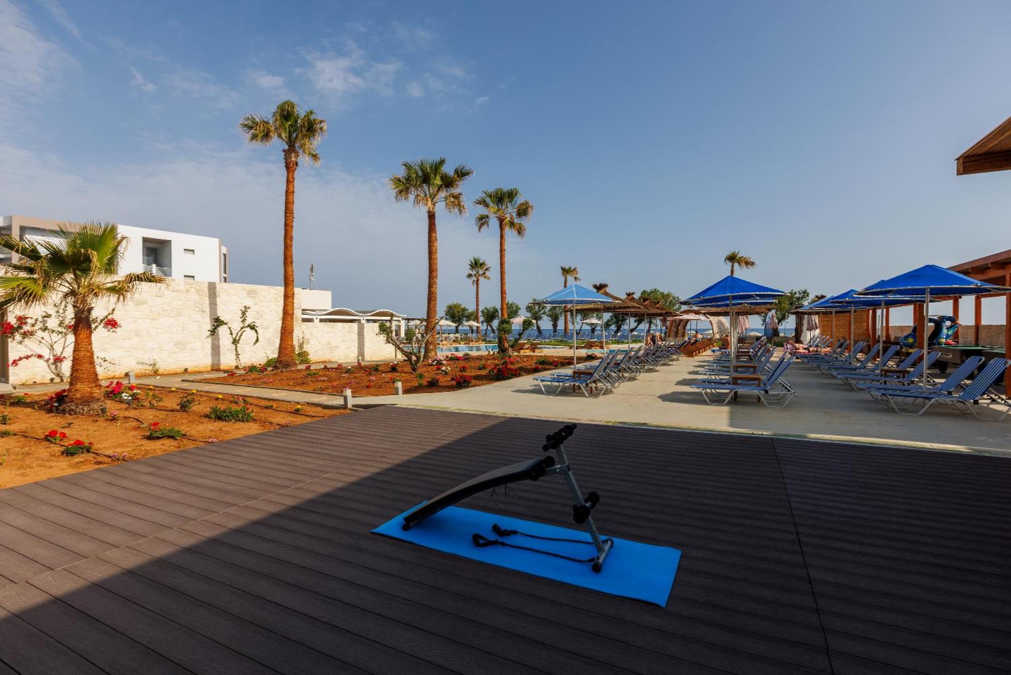 Malia Bay Beach Hotel & Bungalows Buitenkant foto