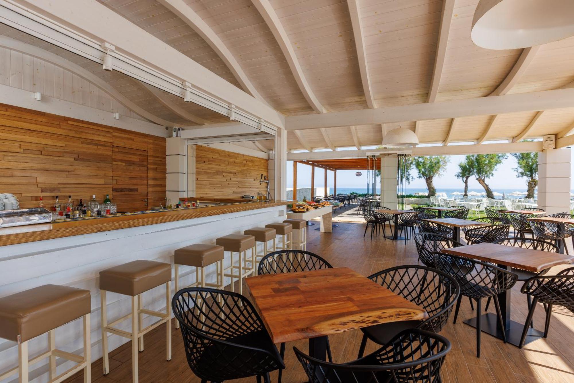 Malia Bay Beach Hotel & Bungalows Buitenkant foto