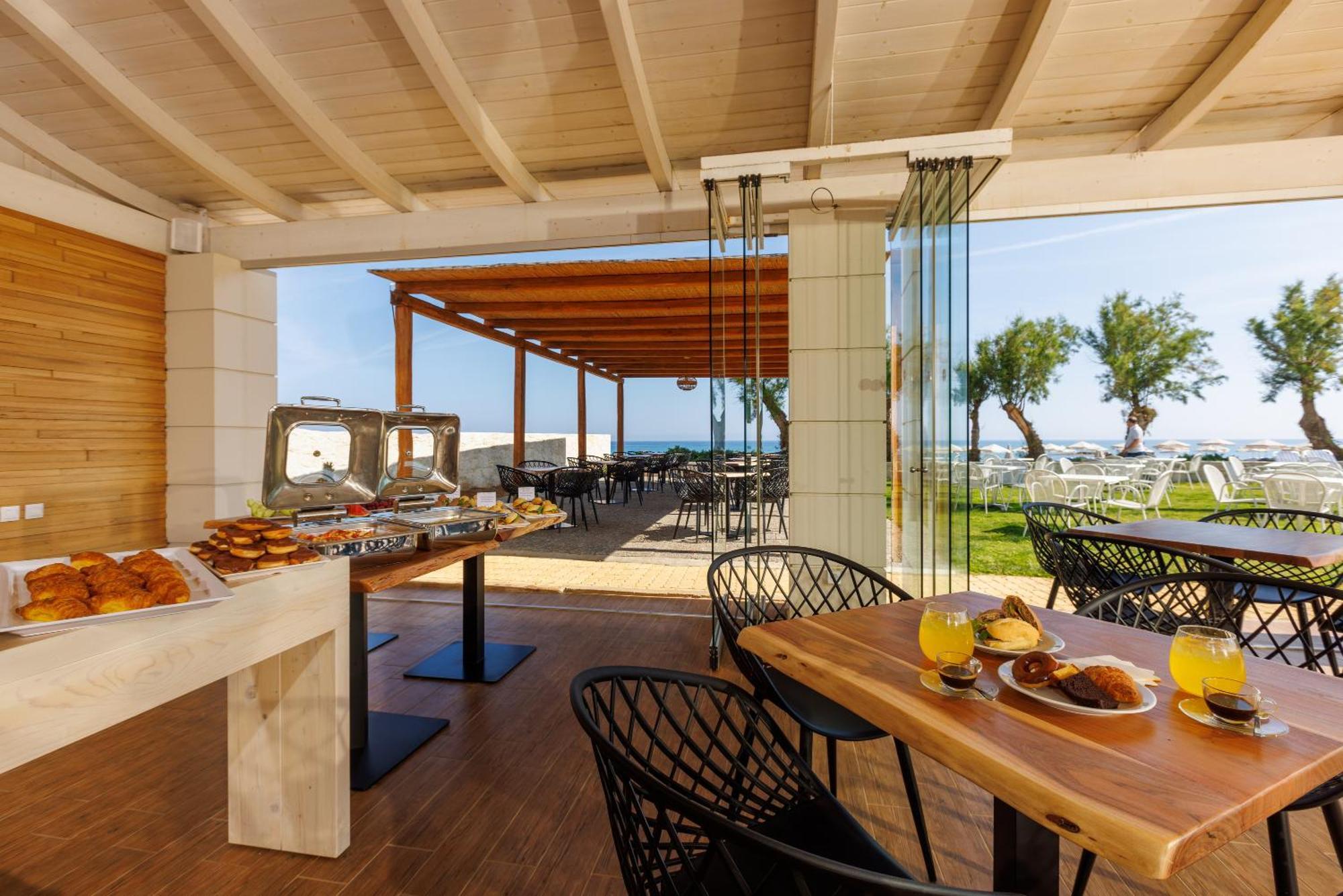 Malia Bay Beach Hotel & Bungalows Buitenkant foto