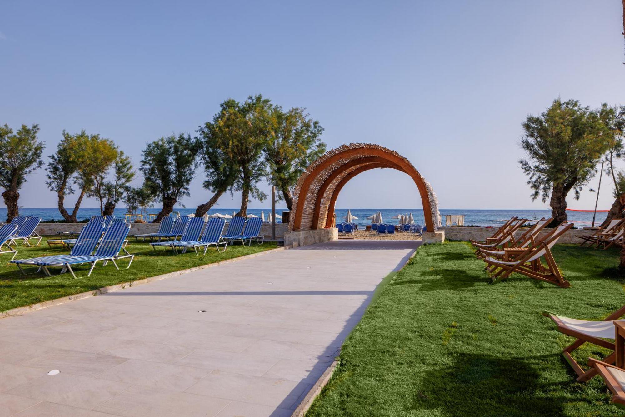Malia Bay Beach Hotel & Bungalows Buitenkant foto