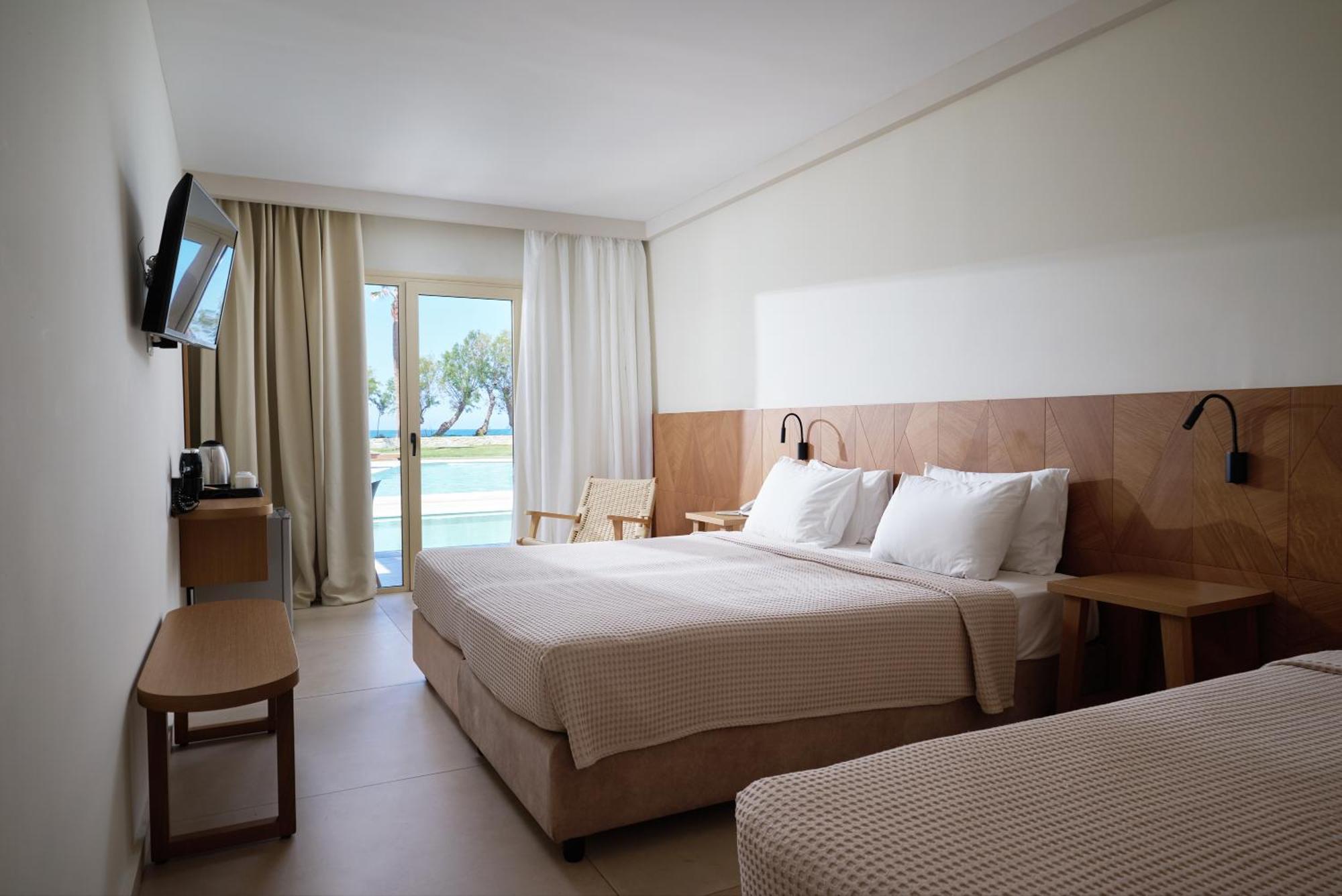 Malia Bay Beach Hotel & Bungalows Buitenkant foto