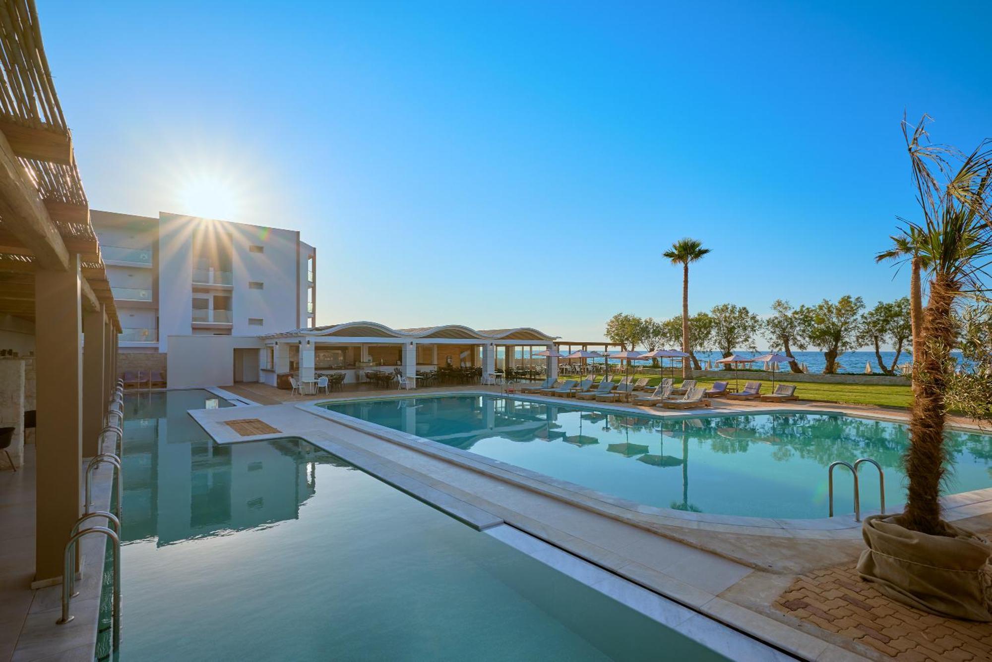 Malia Bay Beach Hotel & Bungalows Buitenkant foto