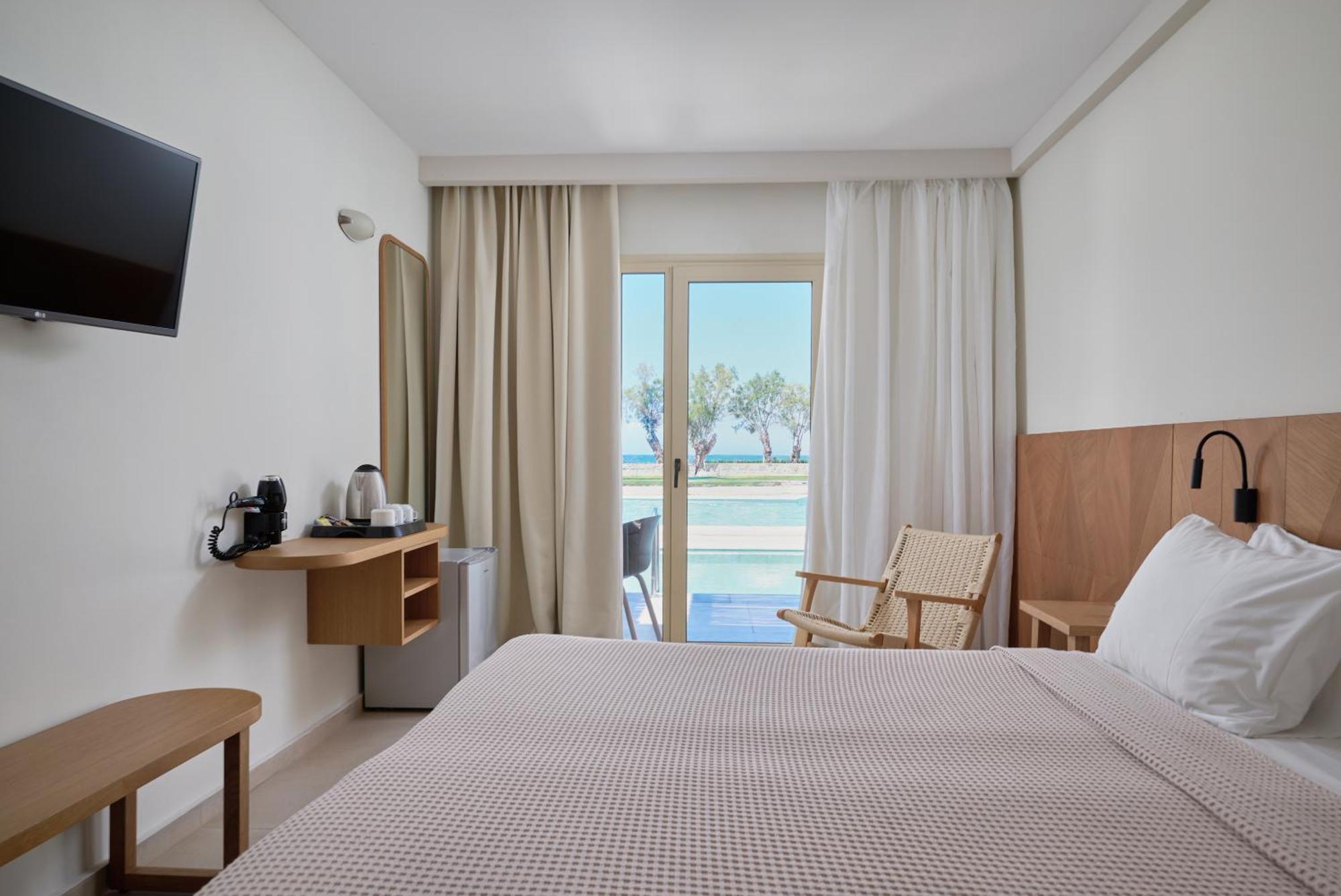 Malia Bay Beach Hotel & Bungalows Buitenkant foto