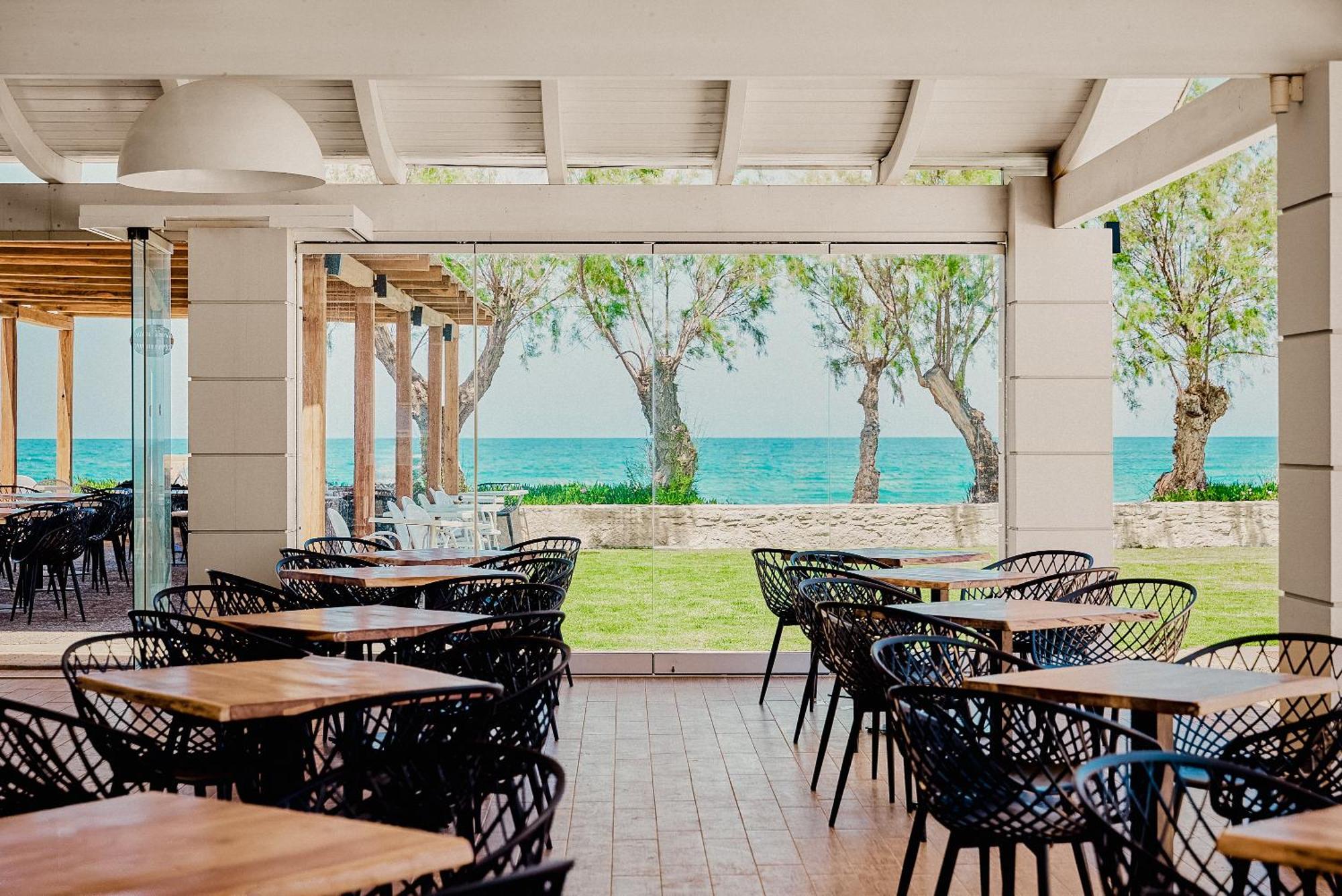 Malia Bay Beach Hotel & Bungalows Buitenkant foto