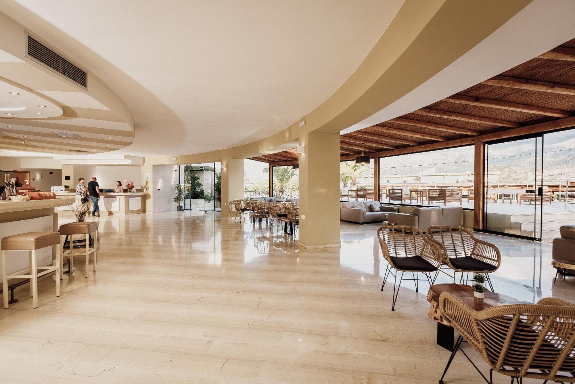 Malia Bay Beach Hotel & Bungalows Buitenkant foto