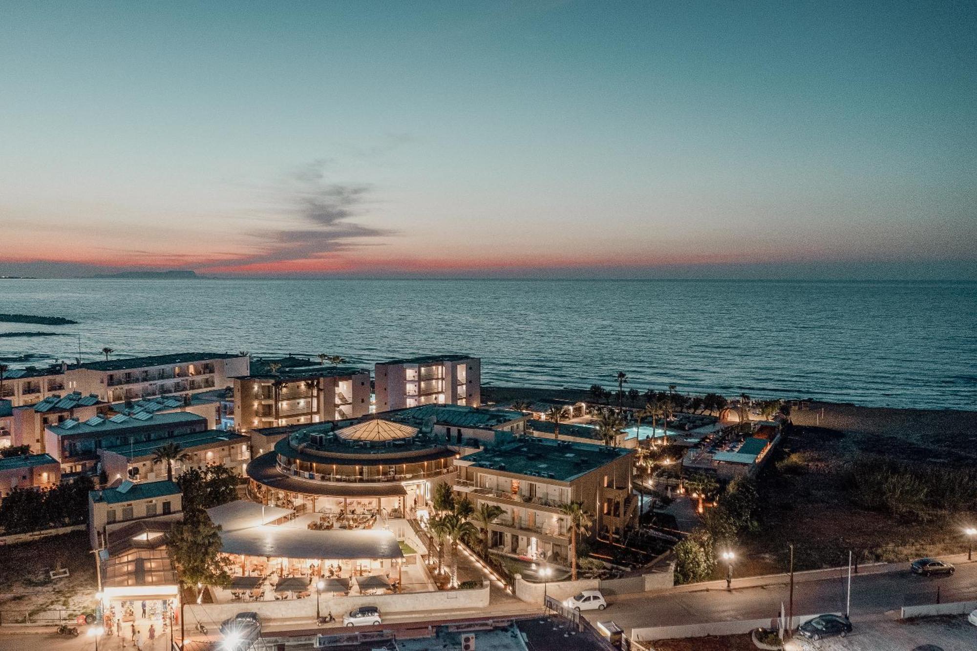 Malia Bay Beach Hotel & Bungalows Buitenkant foto