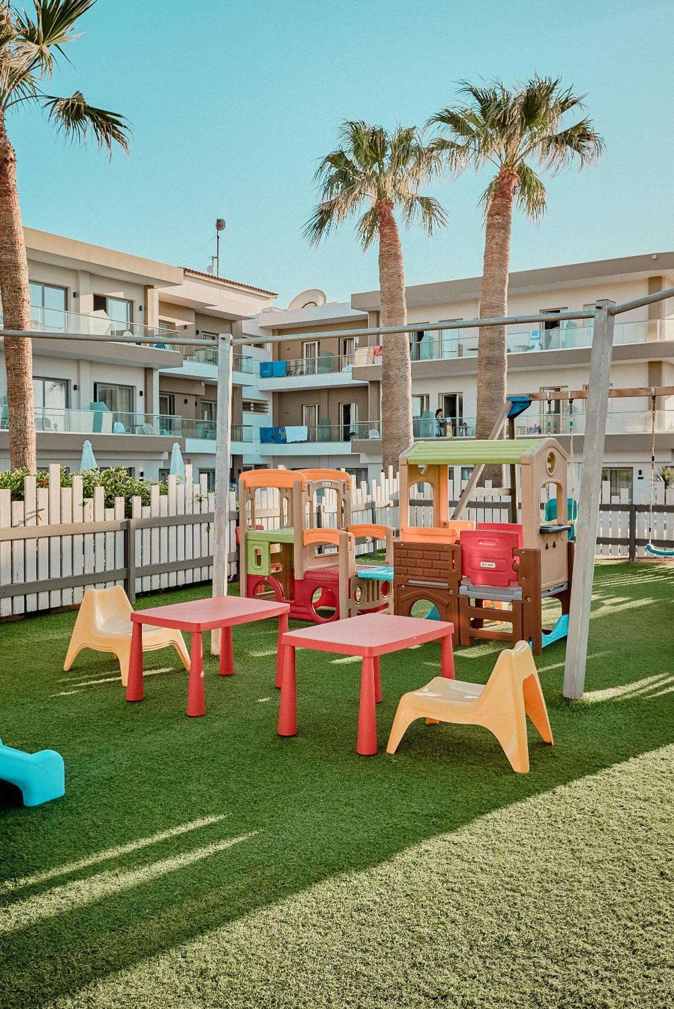 Malia Bay Beach Hotel & Bungalows Buitenkant foto