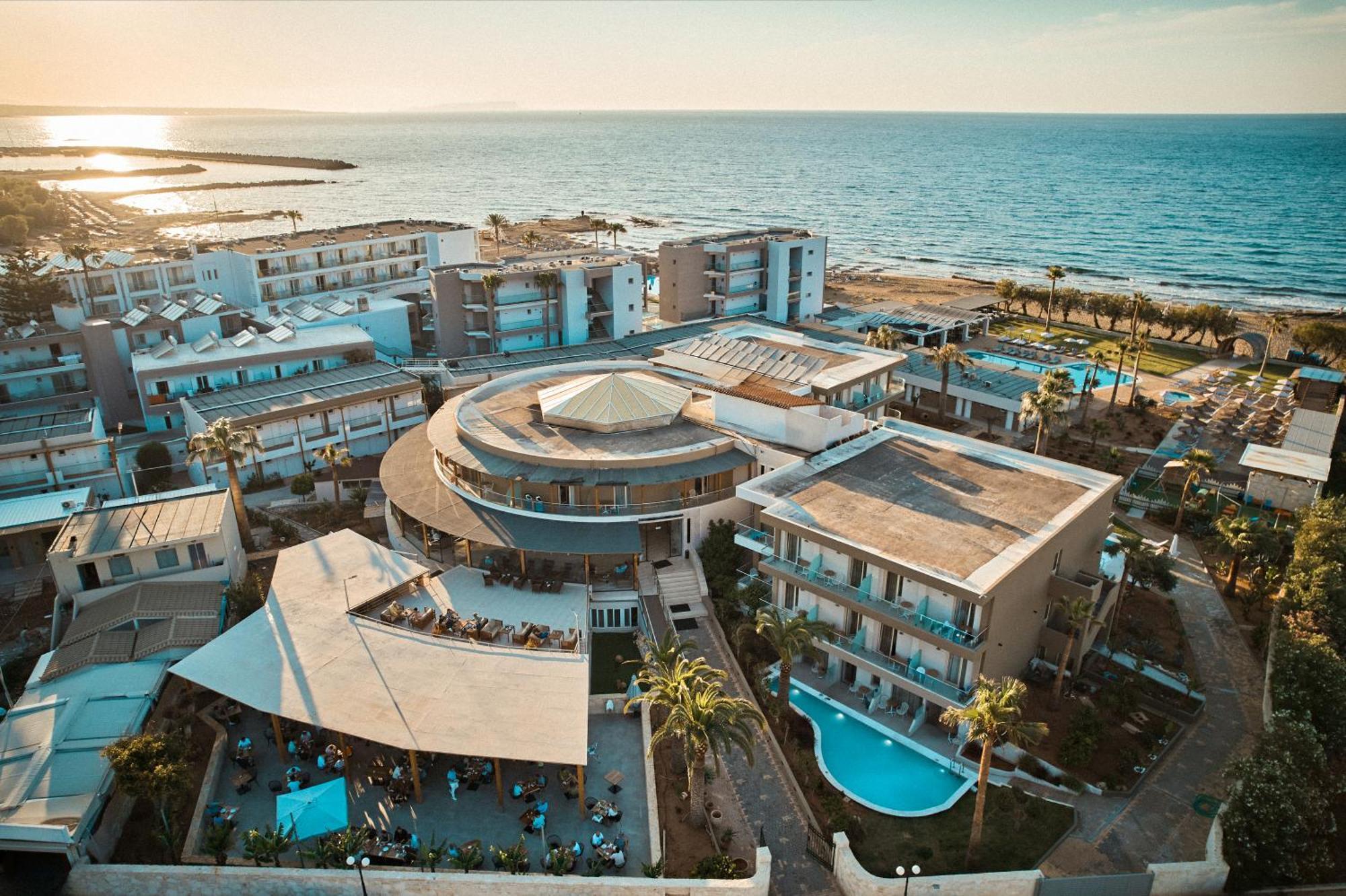 Malia Bay Beach Hotel & Bungalows Buitenkant foto