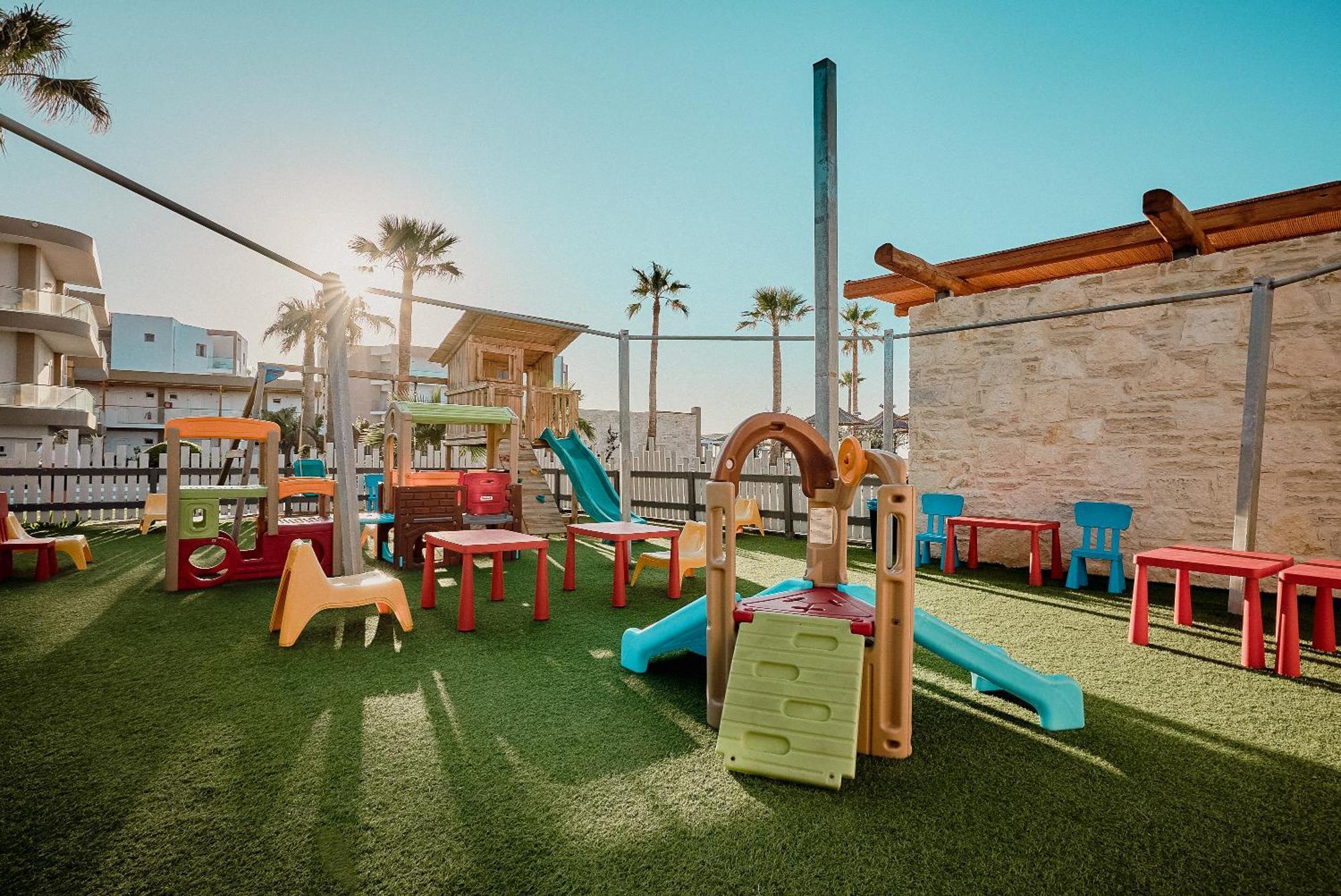 Malia Bay Beach Hotel & Bungalows Buitenkant foto